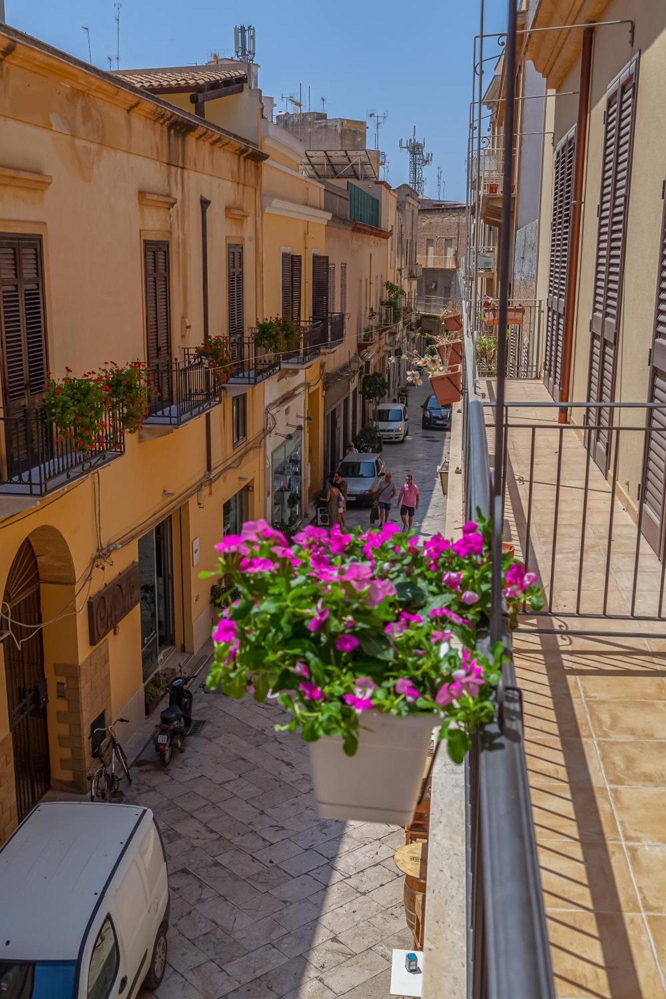 Isgrò Rooms Marsala Exterior foto