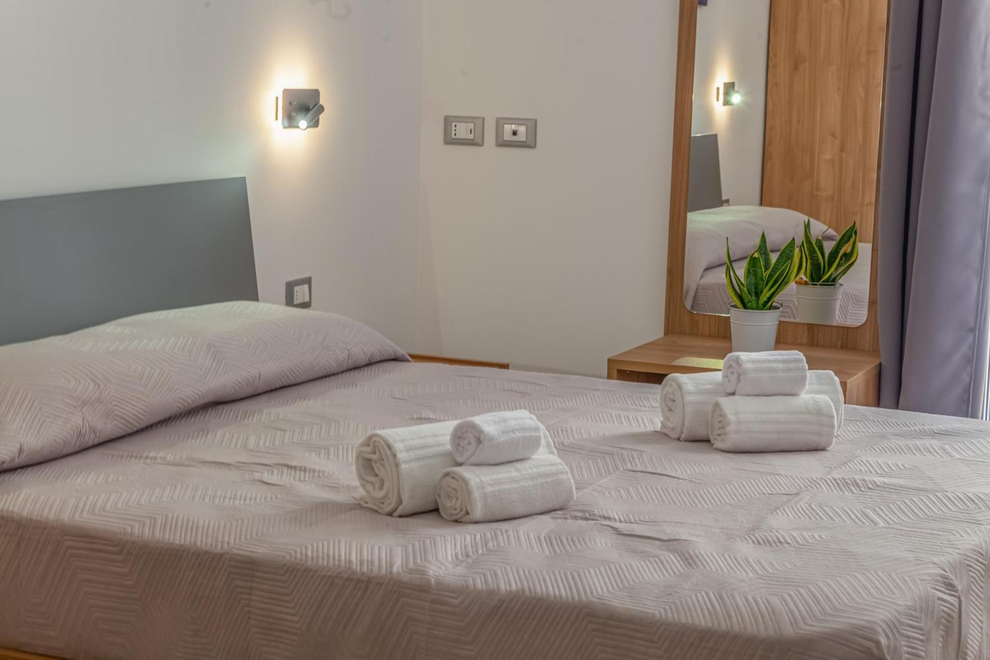 Isgrò Rooms Marsala Exterior foto